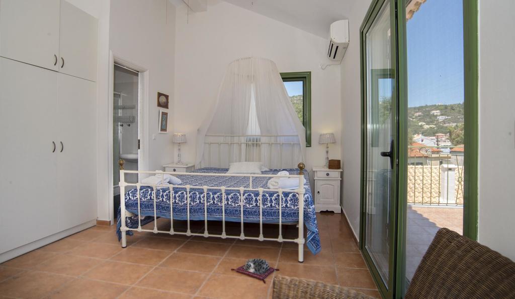 Avra Villa Gaios Room photo