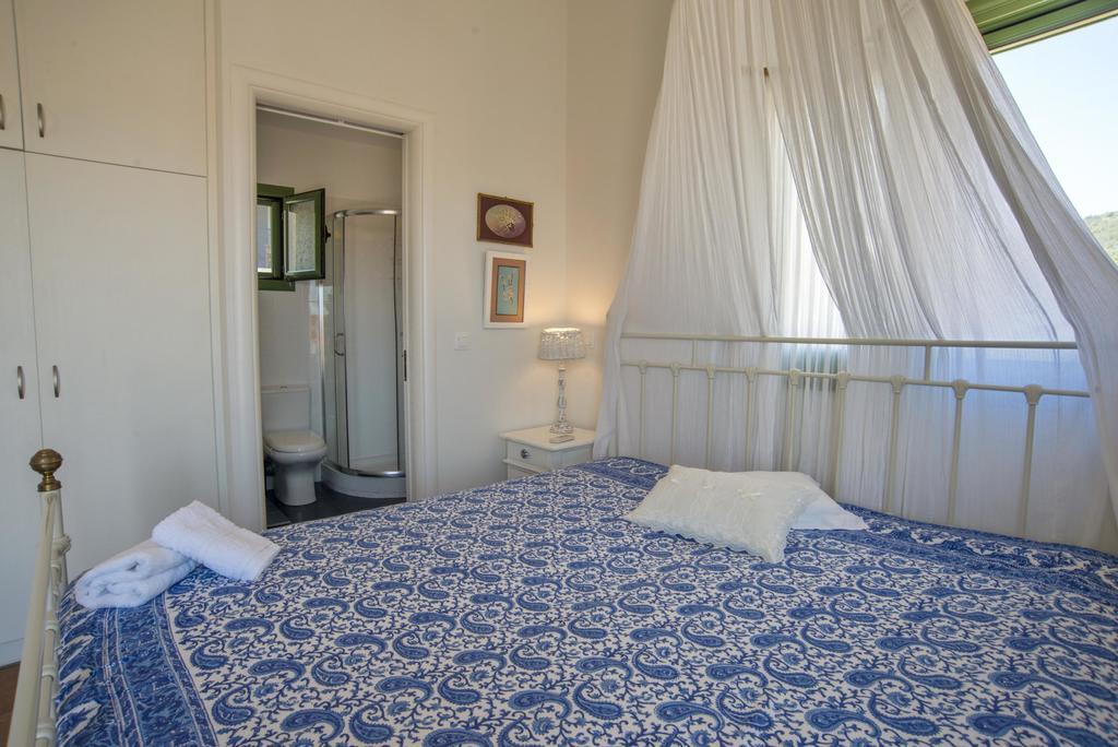 Avra Villa Gaios Room photo